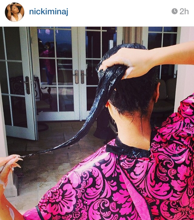 Nicki Minaj's Sexy Bathroom Pics!!!