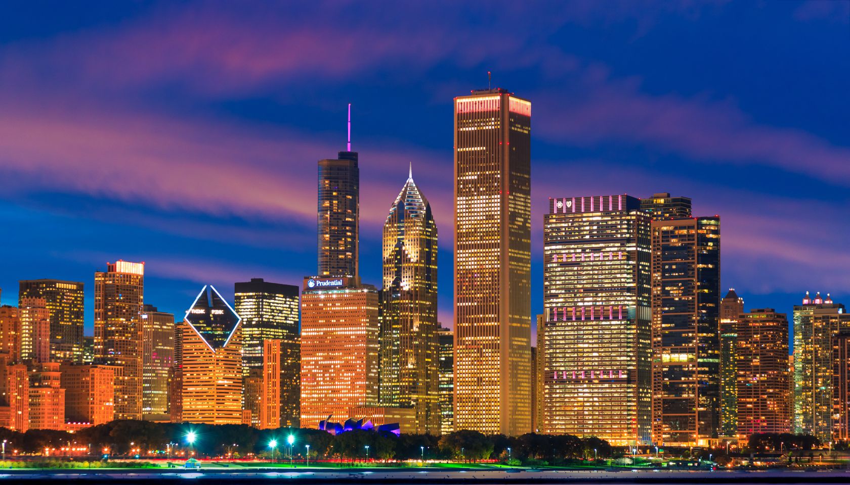 Skyscrapers of Chicago skyline at sunset,Lake Michigan,Illinois