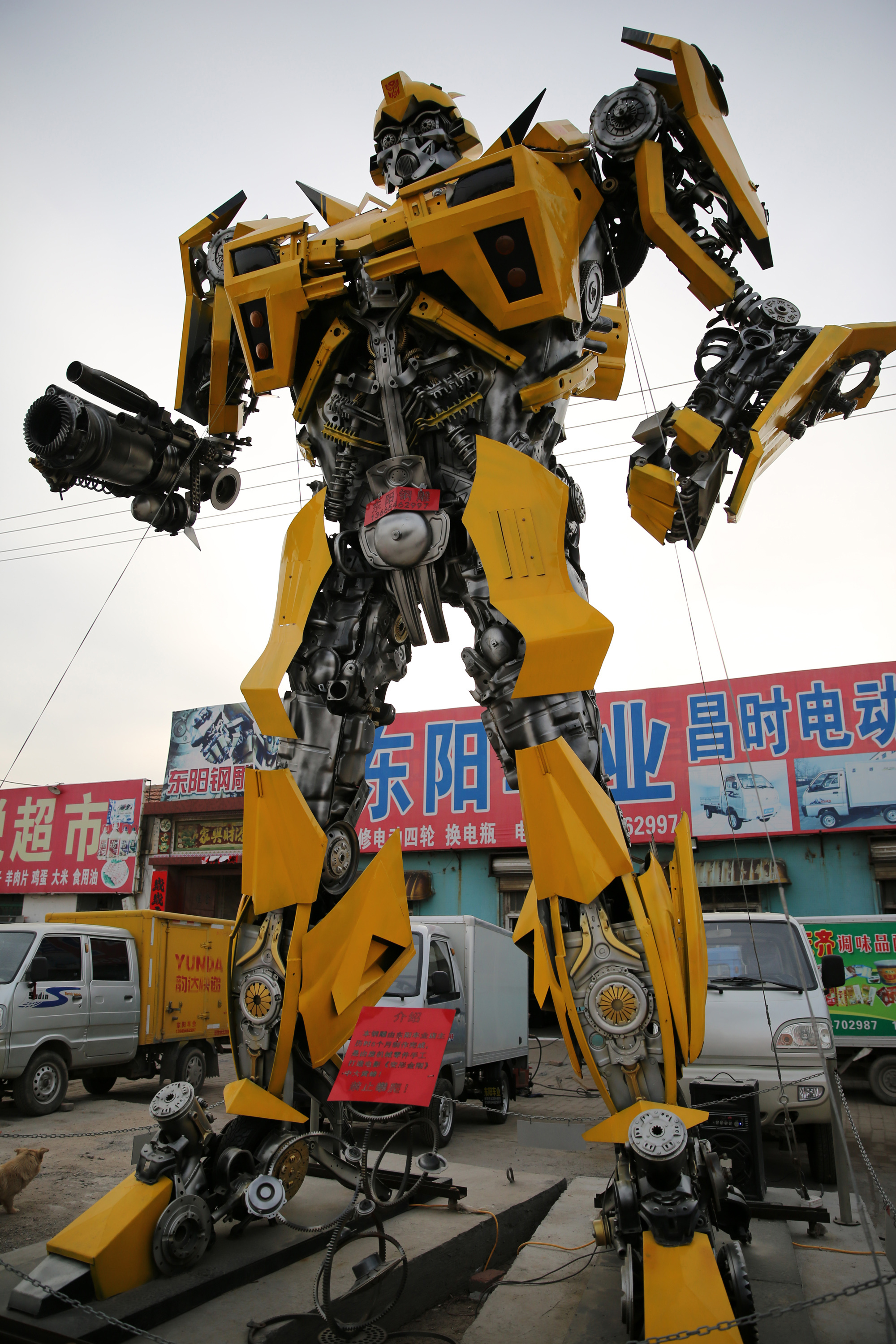 Repairman Made 6-meter Tall 'Bumblebee' Transformer In Dongying