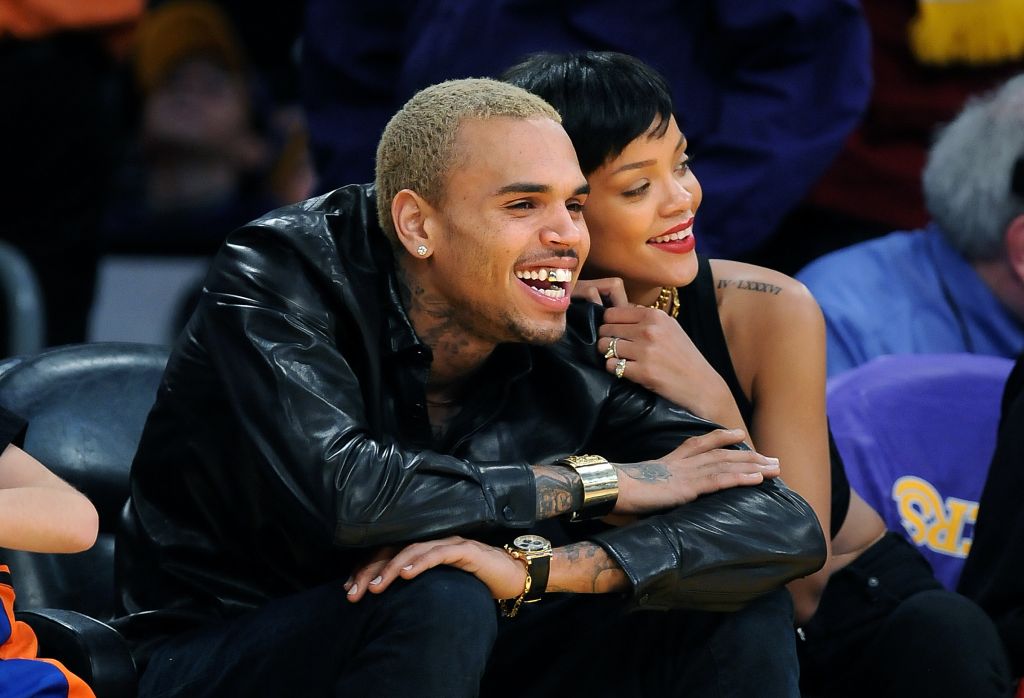 Chris Brown and Rihanna spend time together at the Lakers and Kincks game at the Staples Center Tue