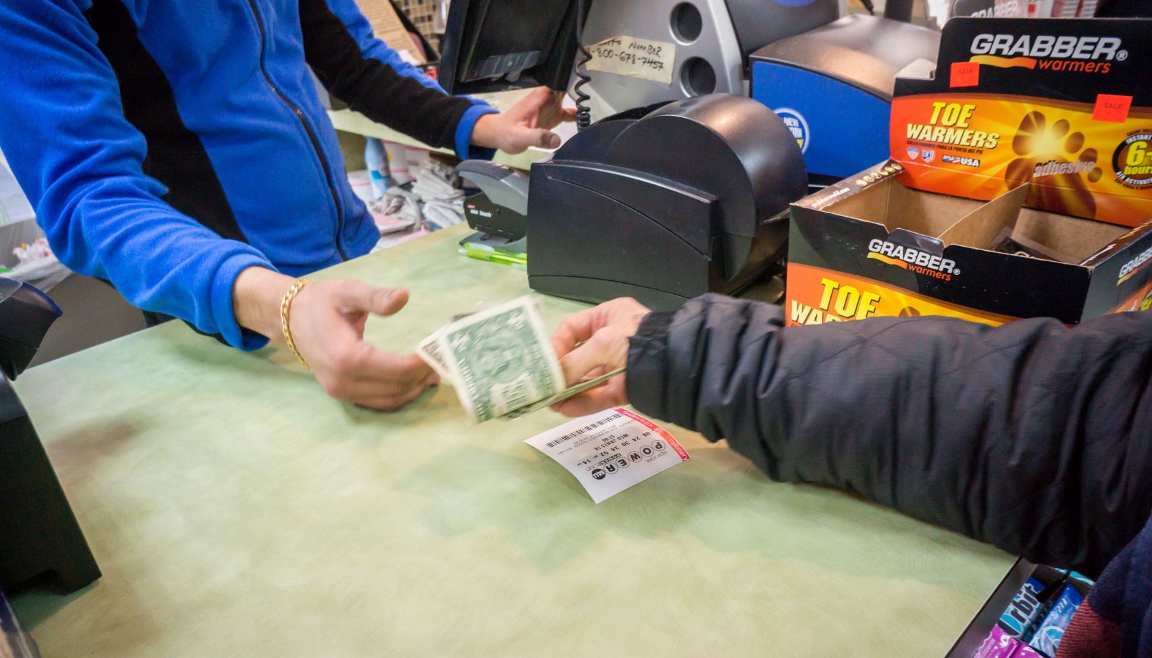 Powerball lottery jackpot reaches a record $1.5 billion