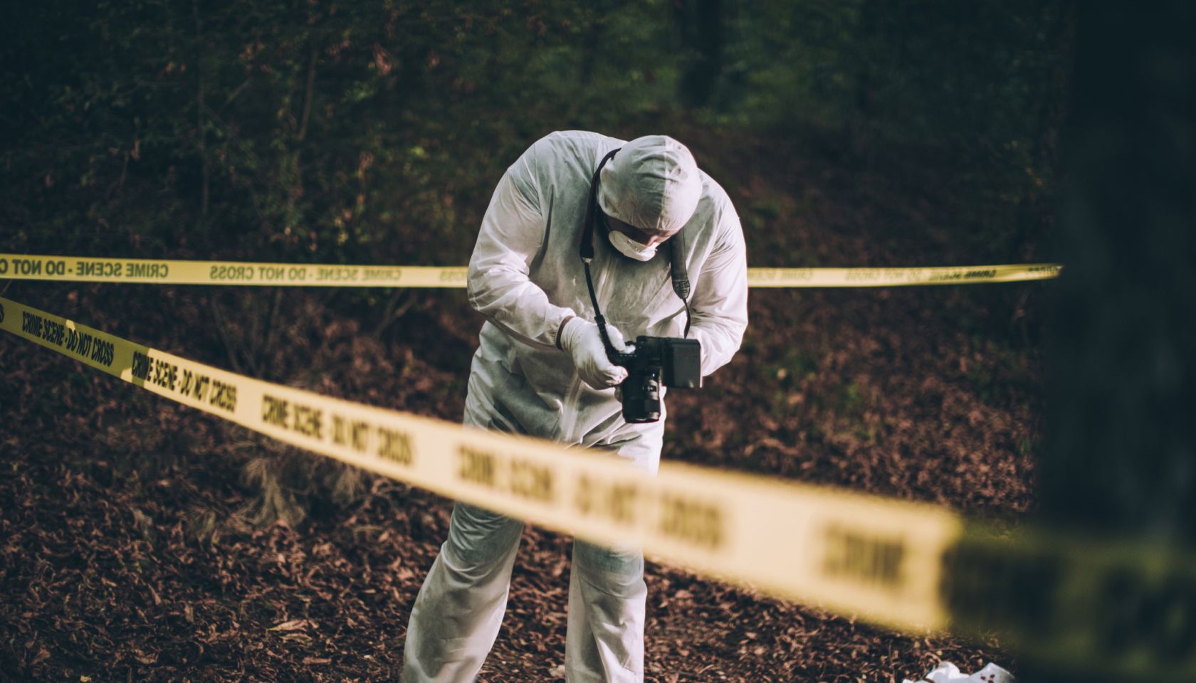 Photographing the crime scene