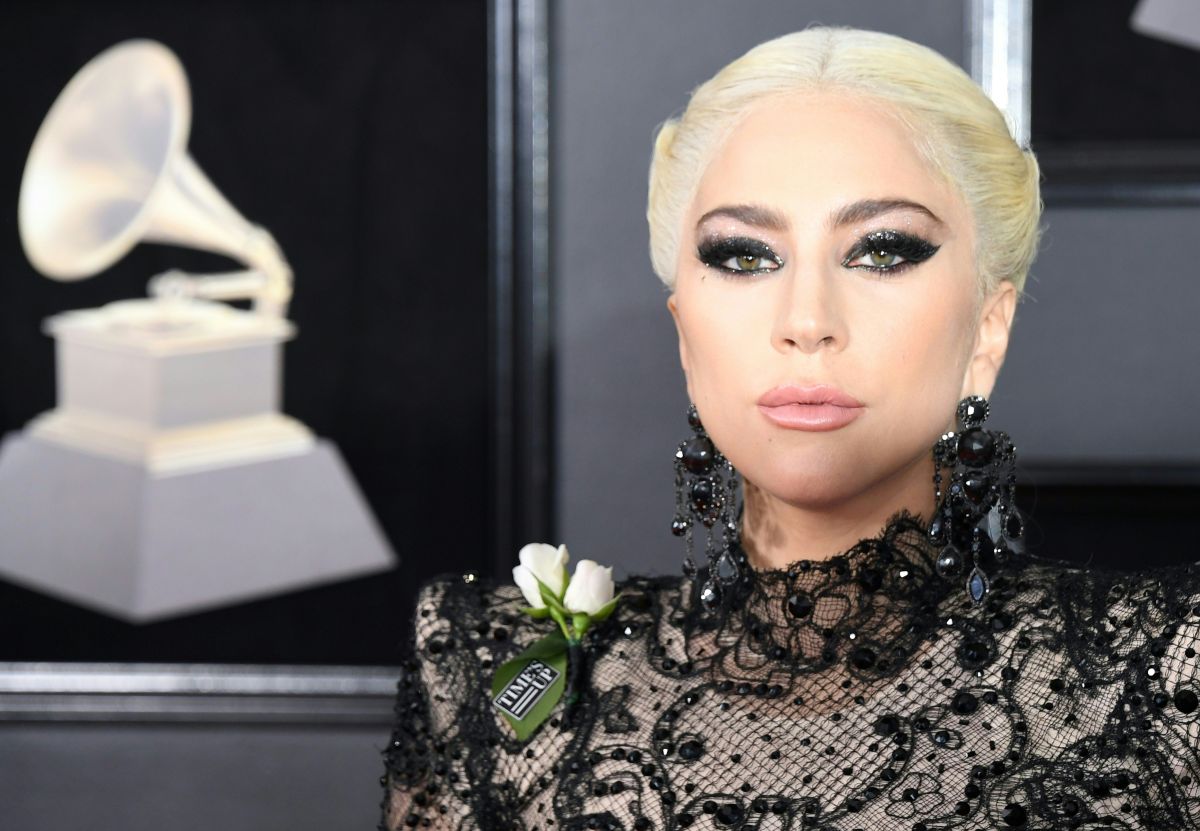 US-ENTERTAINMENT-MUSIC-GRAMMY-ARRIVALS-award