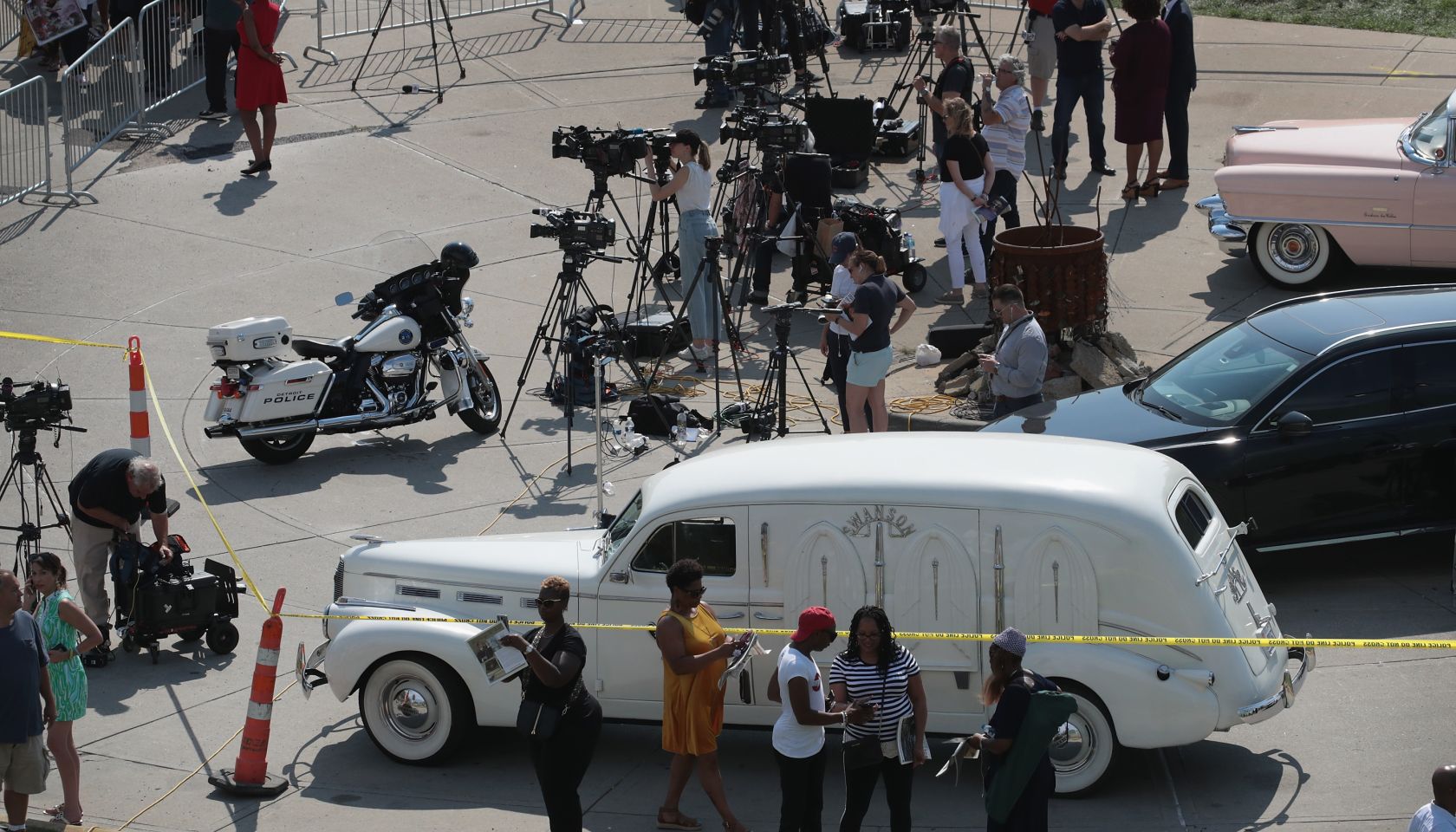 Fans Of Soul Legend Aretha Franklin Pay Their Respects As Her Body Lies In Repose In Detroit