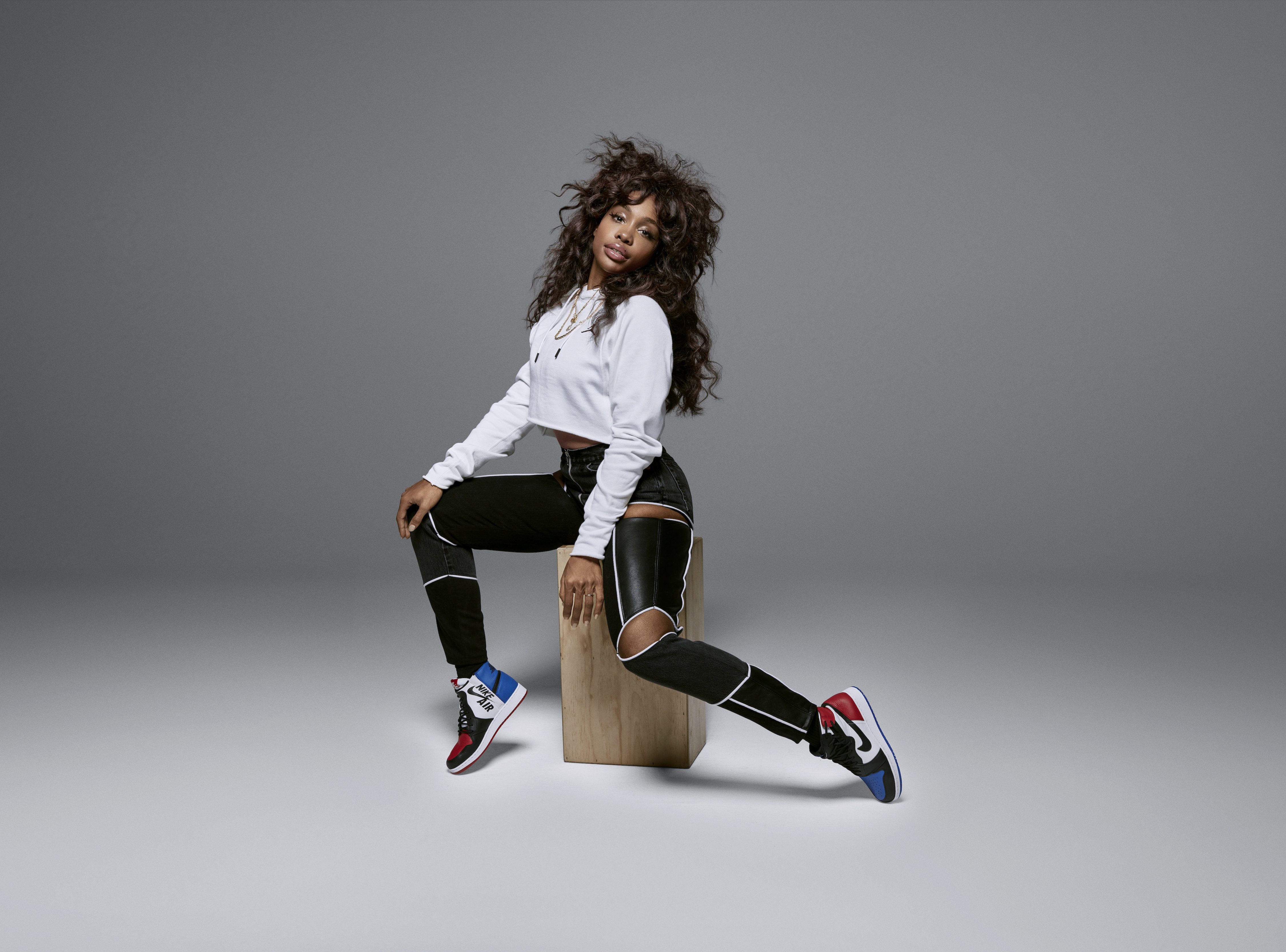 SZA in Jordan Brand gear 5