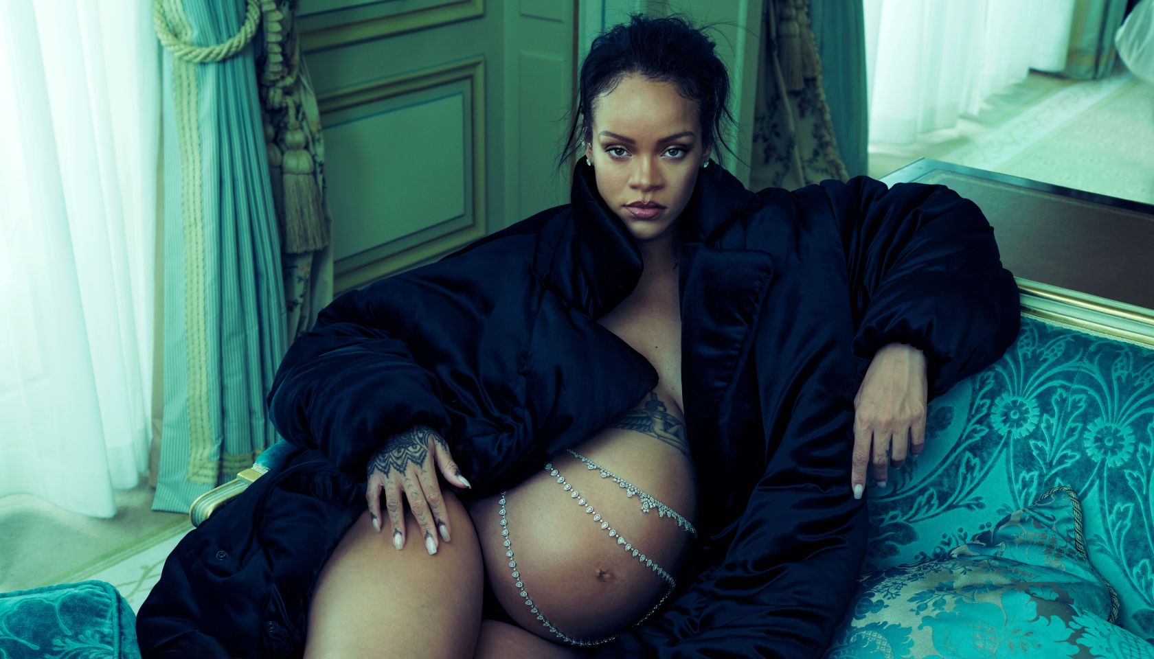 Rihanna covers Vogue