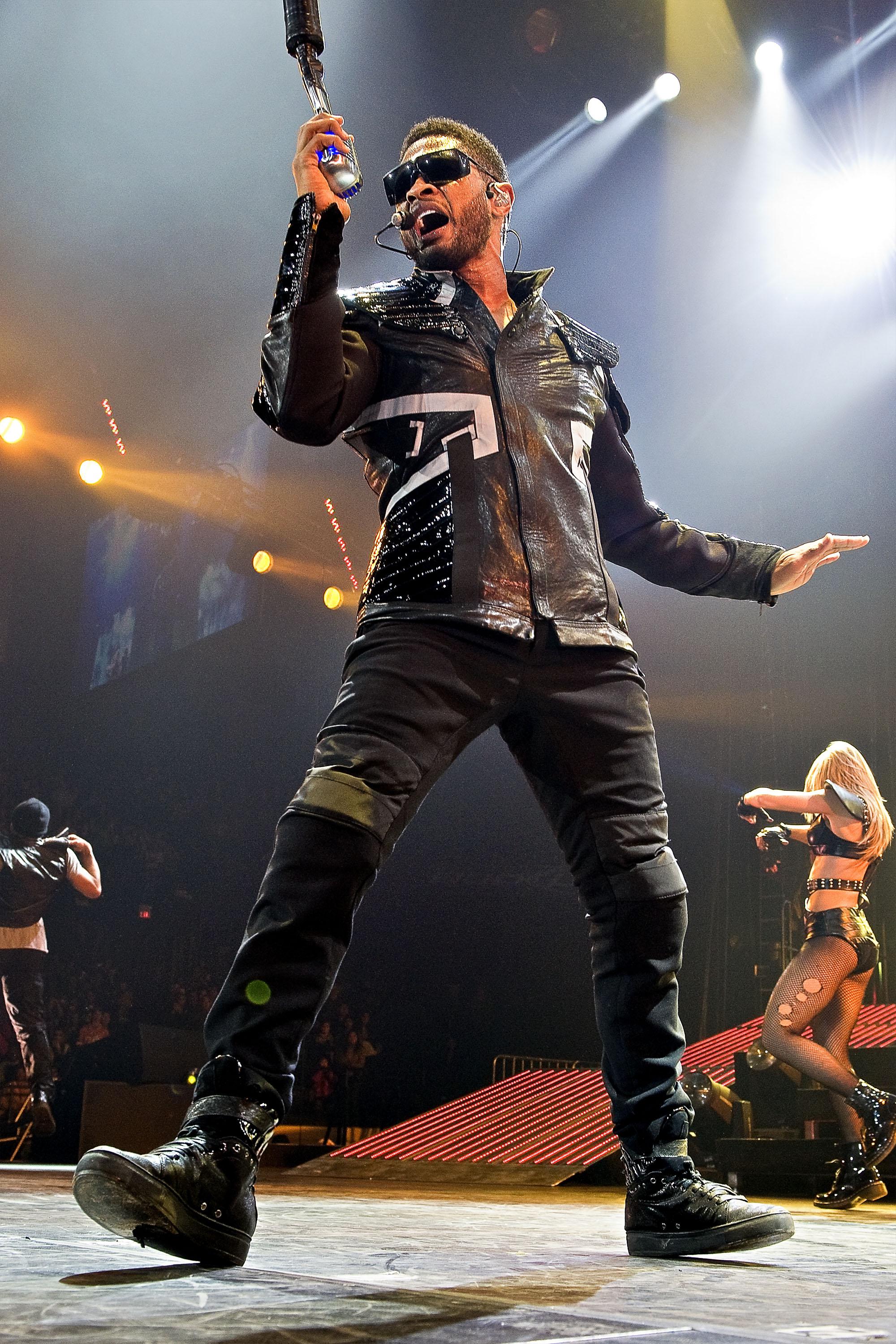 Usher In Concert - December 3, 2010