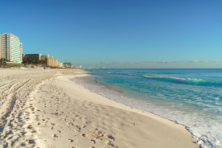 Sea shore on the Caribbean beach in the Zona Hoteleria in Cancun.