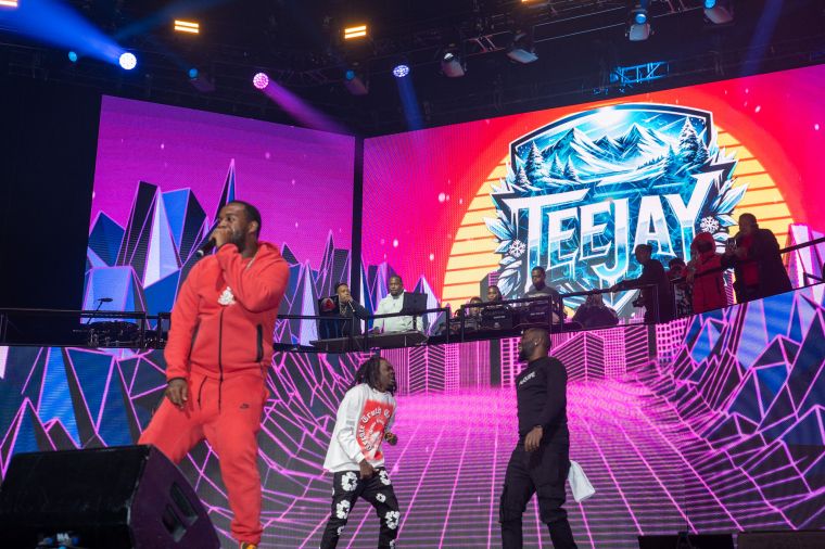 TeeJay On Stage At 92Q's Winter Fest Concert