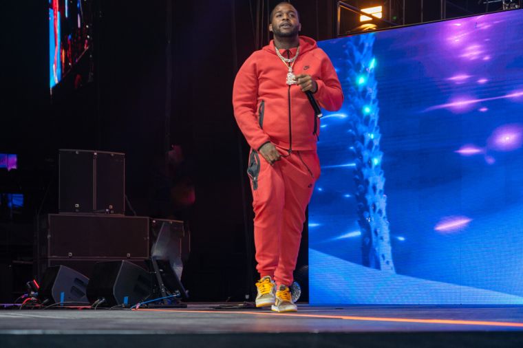 TeeJay On Stage At 92Q's Winter Fest Concert