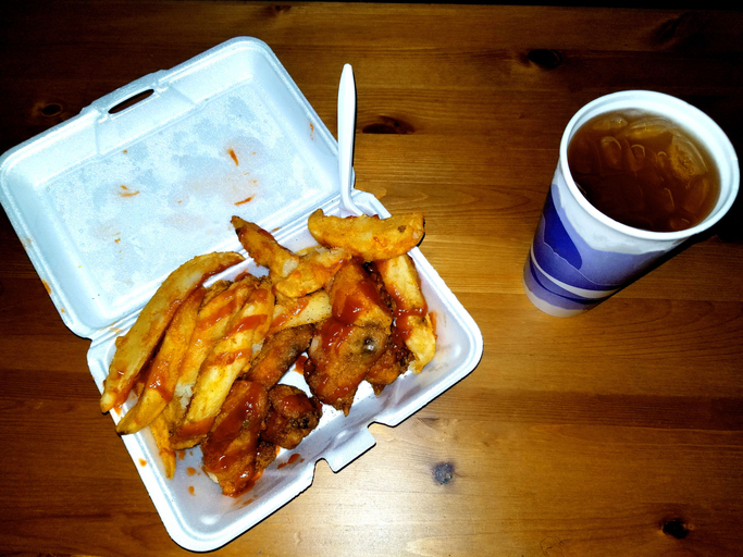 Baltimore Chicken Box with Half and Half to drink
