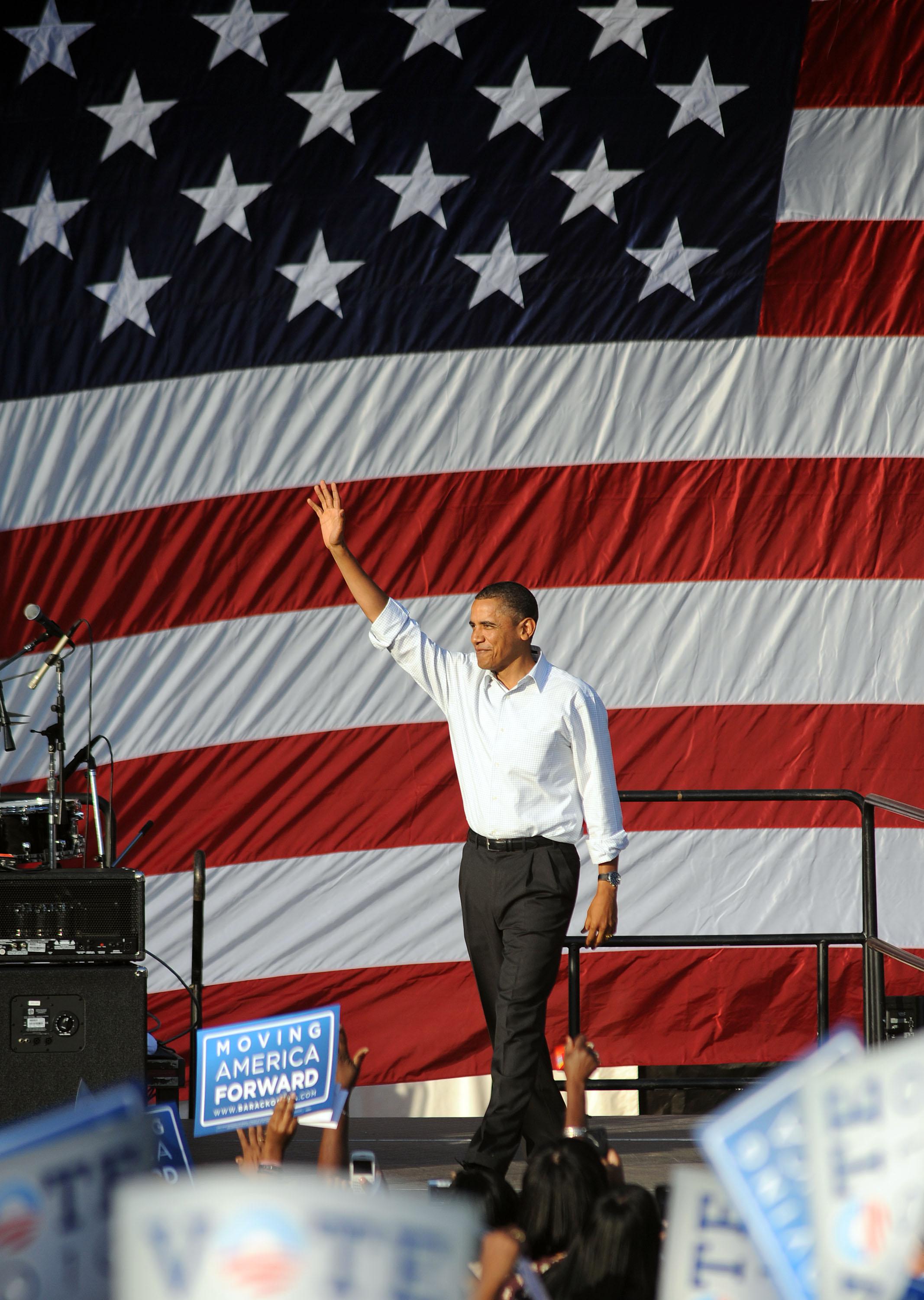 Obama And Biden Attend Pre-Election Rally With The Roots In Philadelphia