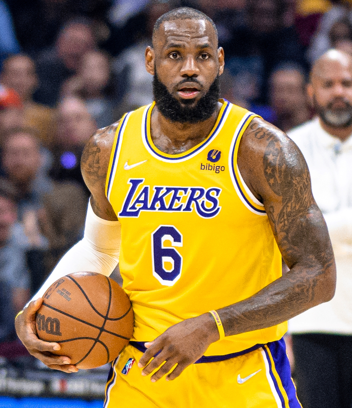 LeBron James salva a Lakers con final dramático frente a Pacers