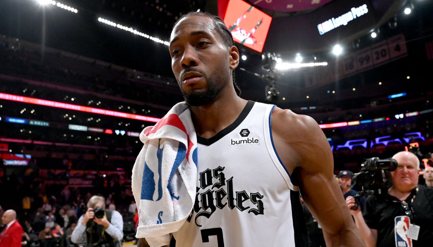 Kawhi Leonard leaving the court