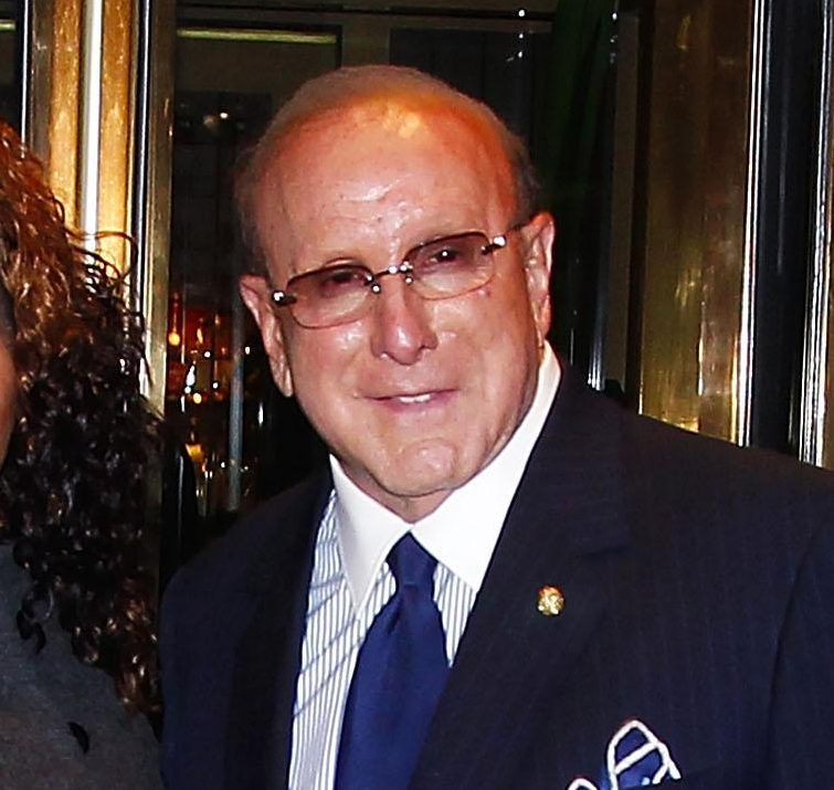 Clive Davis And Aretha Franklin Sighting At Le Bernardin - March 24, 2011
